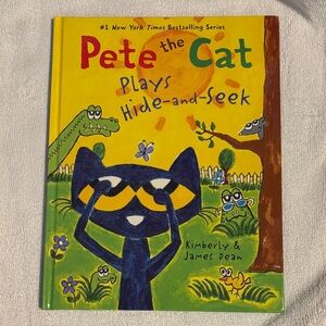 Pete the Cat Plays Hide-and-Seek Book